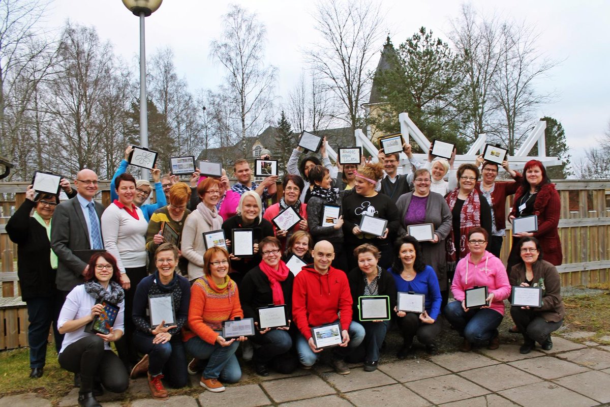 TamoraOy's tweet photo. Hämeenkyrön kunta ryhtyi virallisesti some-aktiiviksi kunnanjohtaja @antero_alenius johdolla! #ipadit #kehittäjille http://t.co/HAu8VSbvzB