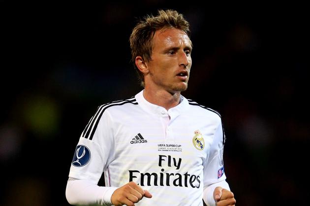 CGIBdxFC's tweet photo. Modric, leader de l'entrejeu madrilène s'est blessé à quelques jours d'intervalle avec @math_uvu #doubleidentité http://t.co/Xojke8uyCU