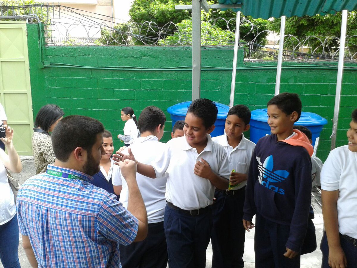 ElHatillo's tweet photo. Seguimos trabajando por la salud de los niños hatillanos con el programa @Digisalud_org.Hoy en la Juan Manuel Cajigal http://t.co/EyBM3dNhiF