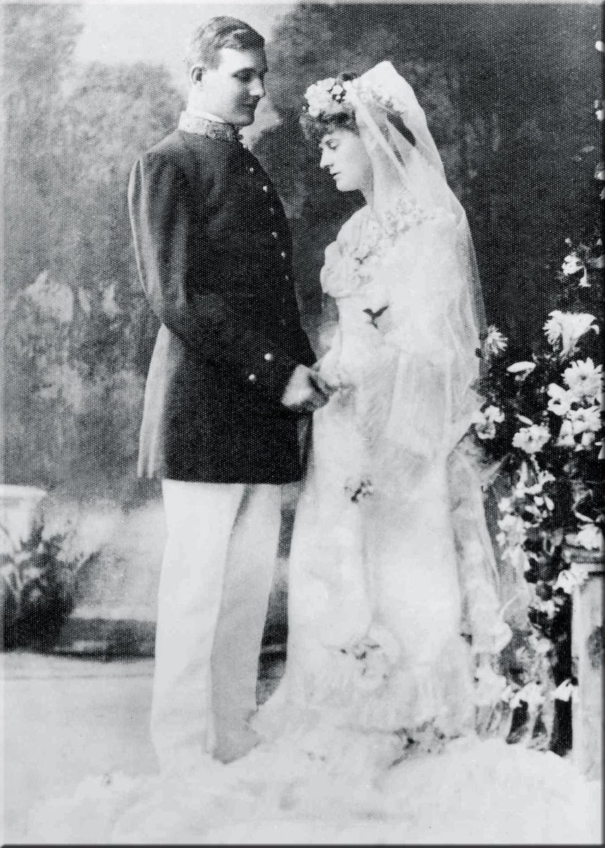 LissadellHouse's tweet photo. #ConGoreBooth on the day of her wedding to Casimir Markievicz, attended by #EvaGoreBooth, 29 Sept 1900, London http://t.co/mHNuOA9PaR