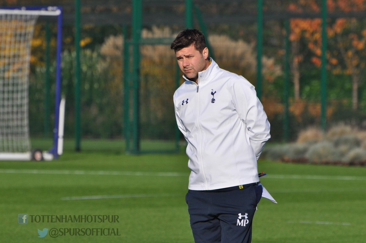 SpursOfficial's tweet photo. Mauricio looks on during today's training session. Hull are up next on Sunday. #COYS http://t.co/caMgJkIoIh