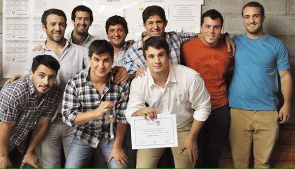CULP_oficial's tweet photo. #UdeORO por equipos para el plantel de RUGBY de la U que logró el ascenso a Primera de la URBA en 2013 #laUsosVOS http://t.co/5yiFU88ECM