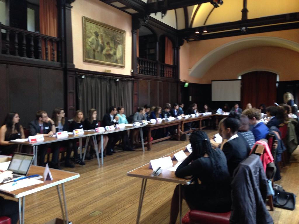 StClaresOxford's tweet photo. Health committee: "How should the international community respond to the 2014 Ebola crisis?" #MUN2014 http://t.co/RBG9jkbYhE