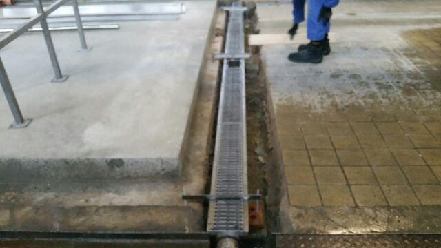 UnibuildLtd's tweet photo. New drainage installation #youngsseafoods #Grims_by #drainage #industry #humberport #businesslink #SeafoodRevolution http://t.co/24WY26nPB6
