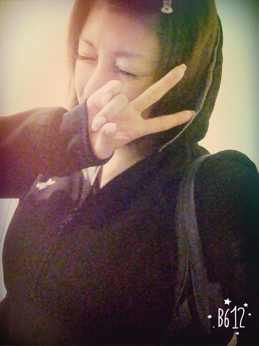 落ち着いた。 サウナスーツで走りながら 遊び行ってくる(&cap;&acute;﹏`&cap;) 生きてると嫌なことって沢山 あるよね(๑&bull;̥̥̥́&omega;&bull;̀ू๑)がんばろ。 http://t.co/q2vXpyIW8y