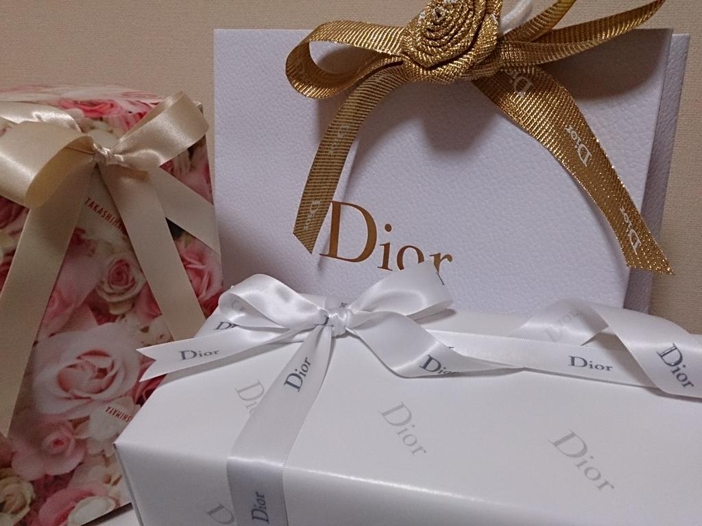 りお 送別会のプレゼント ラデュレのブランケットじゃ予算4000円にならずdior でコットン購入 1080円とは思えないx Masラッピング 私ってプレゼントセンスあるぅ W Http T Co Hb4pjv0ueg