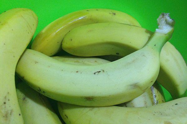 muyenforma's tweet photo. El plátano es rico en potasio, pero también en todas estas vitaminas ➜ http://t.co/AI72MbLGu1 #salud http://t.co/ex0ldZJrBc