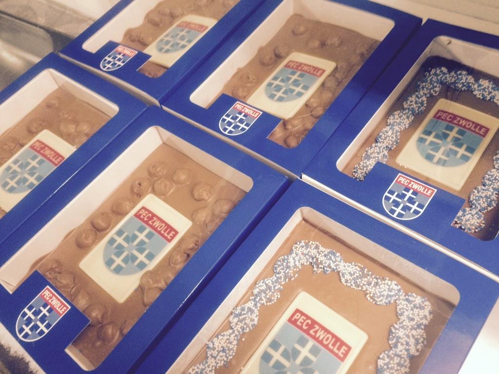 maxPatissier1's tweet photo. Frank de Boer heeft ze voor heel @AFCAjax besteld. Was de enige manier om @PECZwolle te verslinden ........:-) http://t.co/R4kVDIvQNO