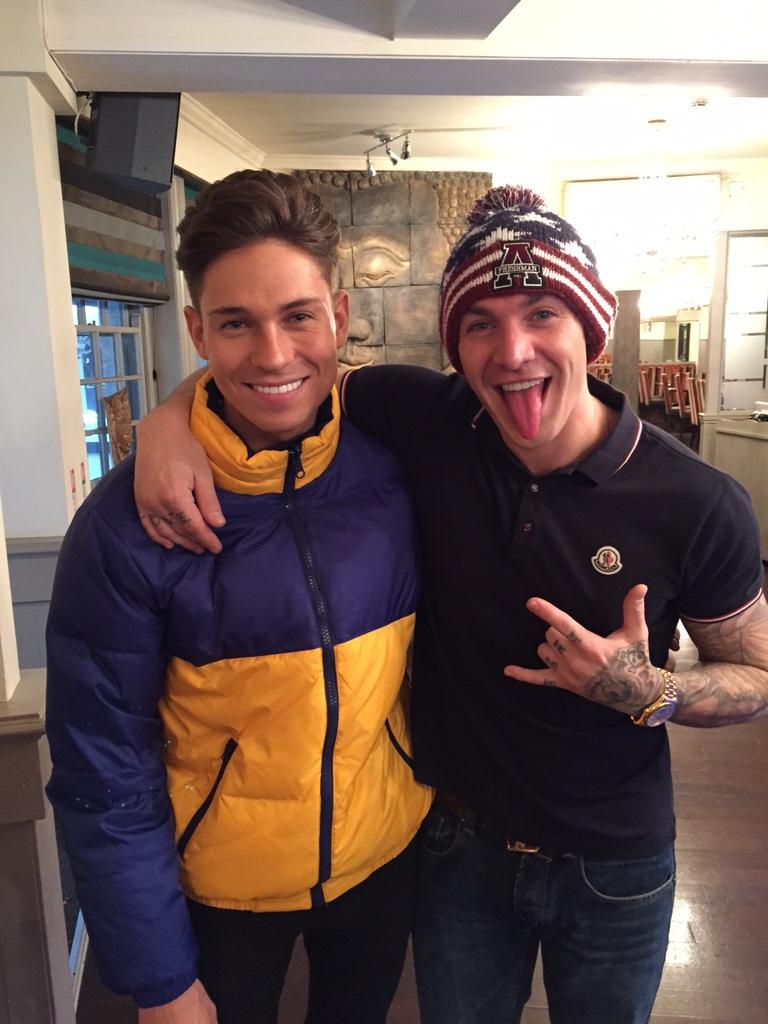 veecatch's tweet photo. “@kirk_official: Good to catch up with mr Essex today! @JoeyEssex_ #jirk http://t.co/ISJlOG9Dxm” @jenny_jayy 😍