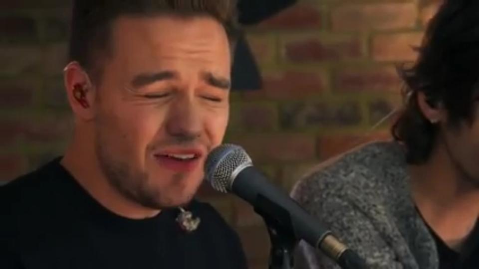 cynnihoran's tweet photo. @Real_Liam_Payne the longer you stare the funnier it gets. lmao http://t.co/77PRtYTaKc