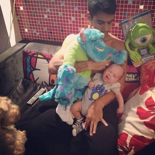 ContaRebelde_'s tweet image. olha so q fofo jente!