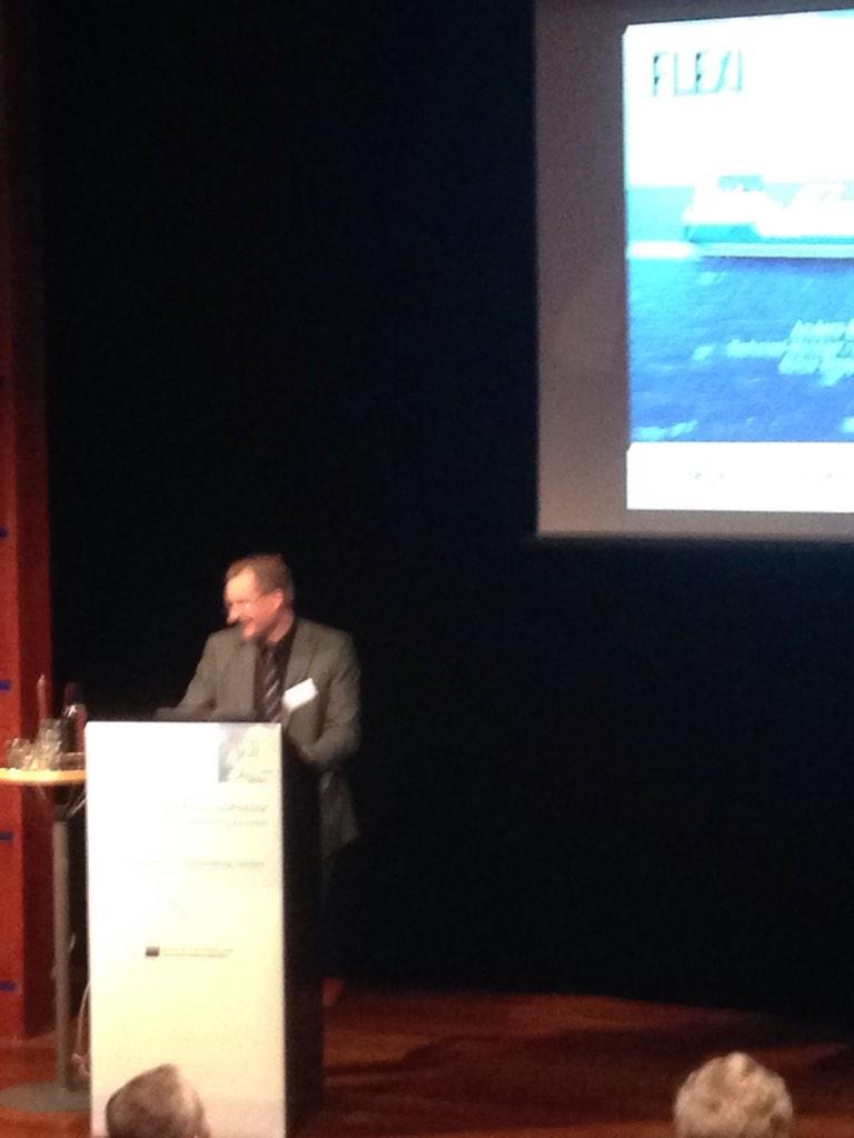 SiriusShipping's tweet photo. ENGELSKA
Our project manager Anders Bejre gives lectures on Flexi on MoS Conferens in Gothenburg. #GotMoS http://t.co/iBlQpiAgMI