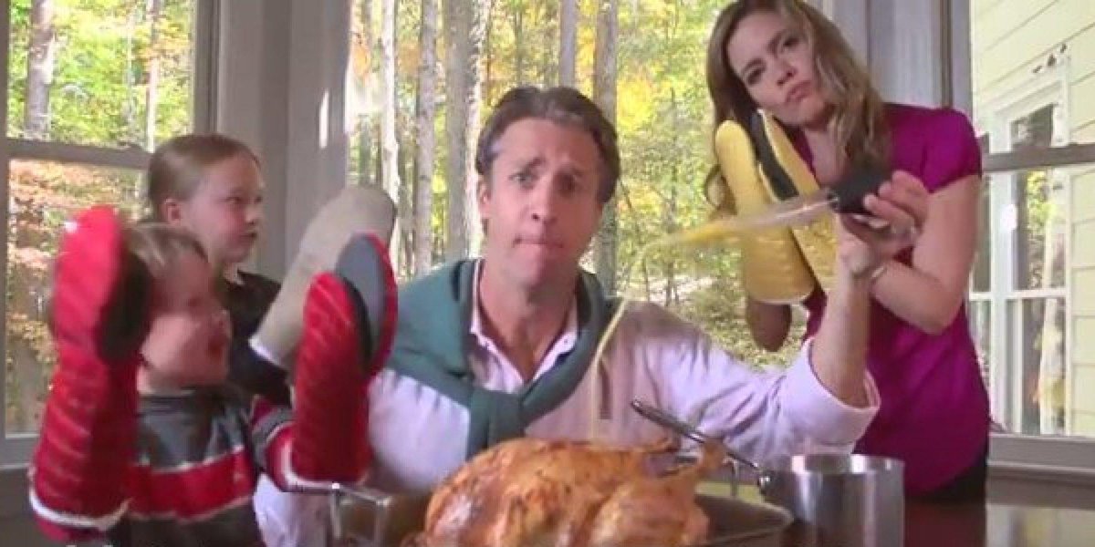 HuffPostComedy's tweet photo. The Holderness family tackles turkey day with "All About That Baste" parody http://t.co/P3hJUPFcgV http://t.co/JMnj5fVfps