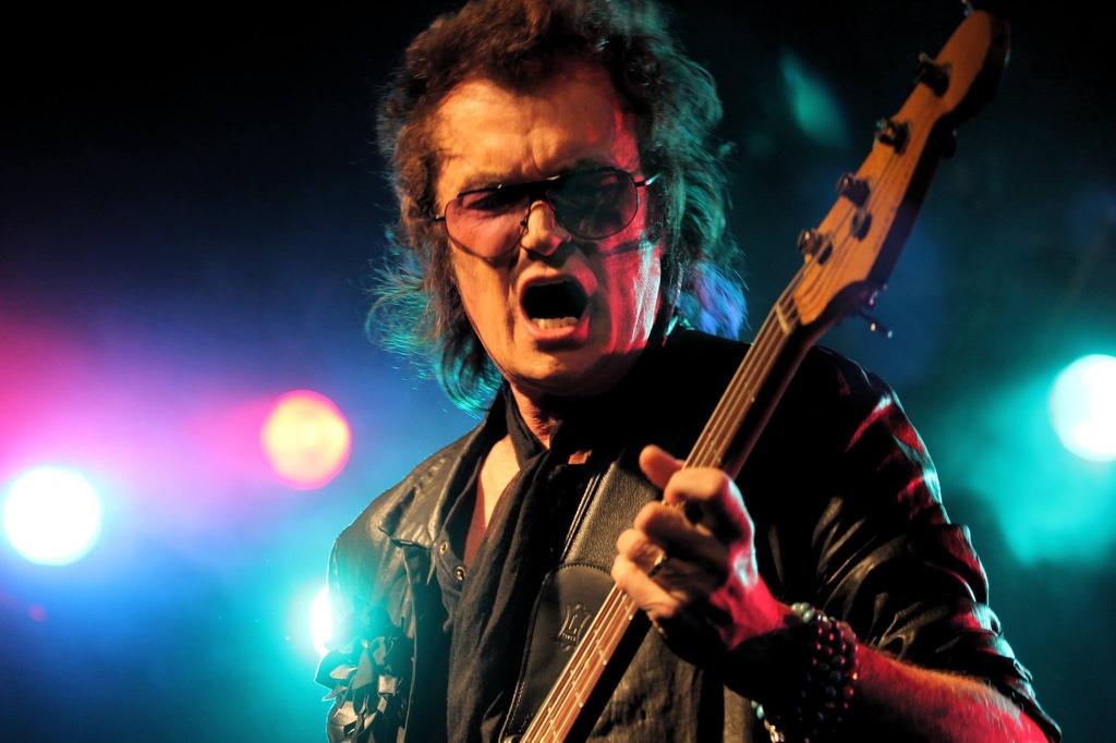 CaliBreedBand's tweet image. Glenn Hughes @glenn_hughes &amp;amp; Andrew Watt @Andrew50Watt of @CaliBreedBand LIVE in Germany 2014 #CaliforniaBreed