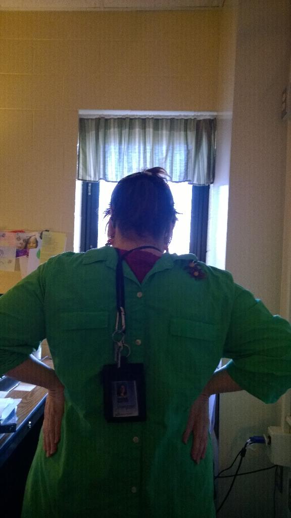 MsMayersClass's tweet photo. Gettin' backwards for reading @BookmanRoad http://t.co/sgU7oMJqb0
