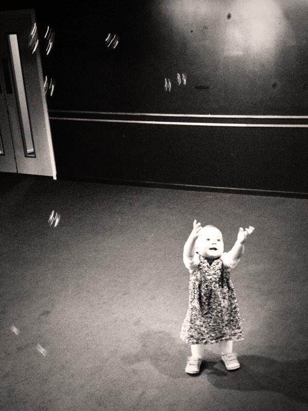 monkeyfeettweet's tweet image. It's always the simple things @scienceatlife #miniscientists #Bubbles #bubbledisco