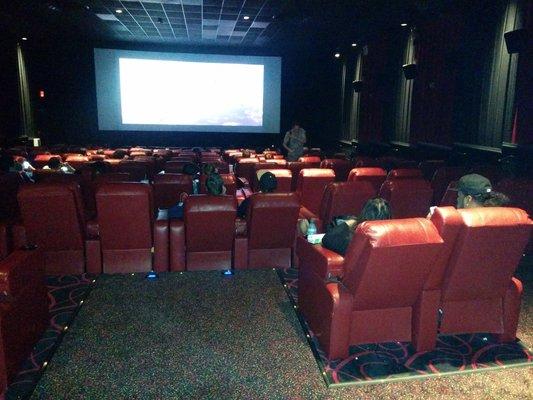 BeaconMainSt's tweet photo. “@amNewYork: Hide from the wind at one NYC's movie theaters http://t.co/2EB87fU0uL http://t.co/EXfxOLTnA3” or try a play in Beacon! #WinWin