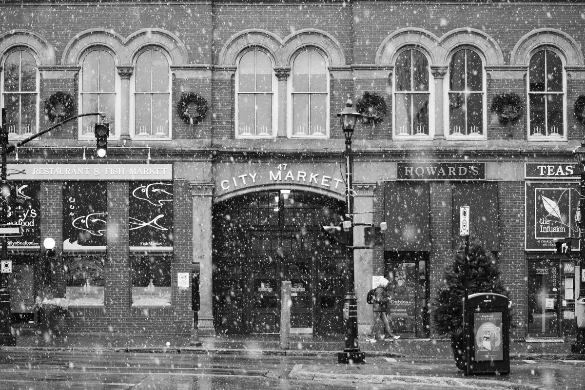 ViewSaintJohn's tweet image. A snow shot in front of the city market yesterday #livelifeuptown #renaissancecity @sjcitymarket @uptownsaintjohn
