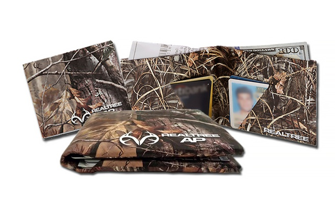 Realtree's tweet photo. Get a great deal on the NEW #camo wallets from @REALTREEwallets in #RealtreeAP! http://t.co/eR7M0qMhFR http://t.co/0MIImDH2vu