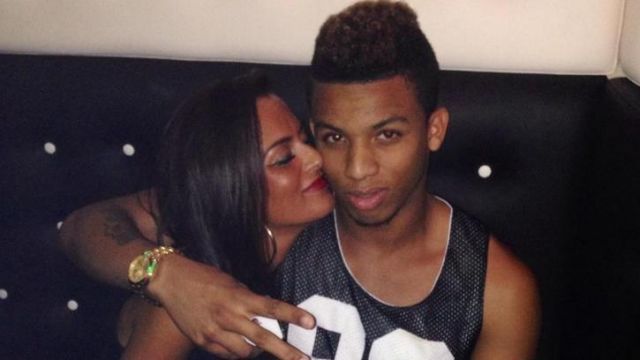 mce_tv's tweet photo. L'Île des Vérités 4 : Maeva et Mike ne sont plus en couple ! http://t.co/JAabiWAdKk @mikeAnge5 @maevacauet #IDV4 http://t.co/o0NuKZqkNB