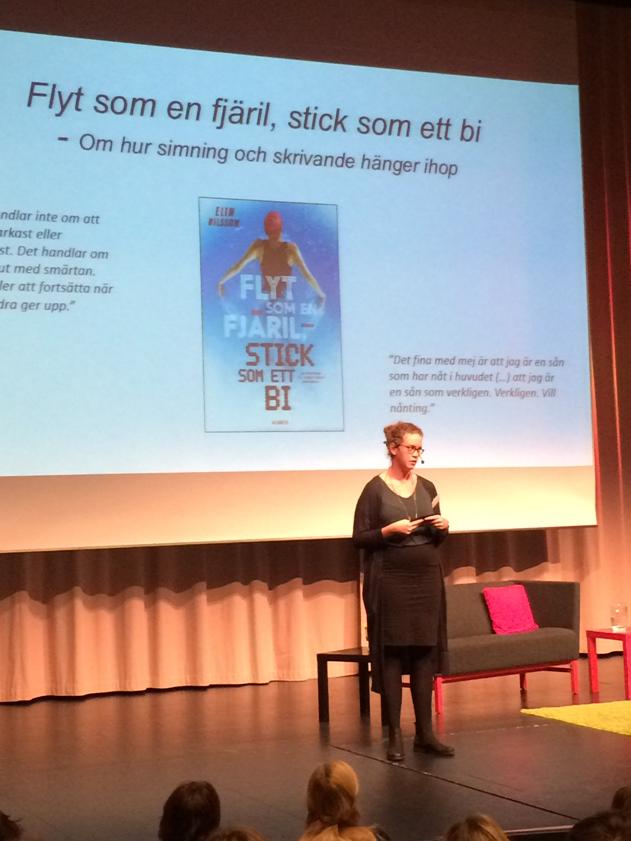 Elin Nilsson som skrivit Flyt som en fjäril, stick som ett bi gick fr simning till att skriva. #ffdagen14