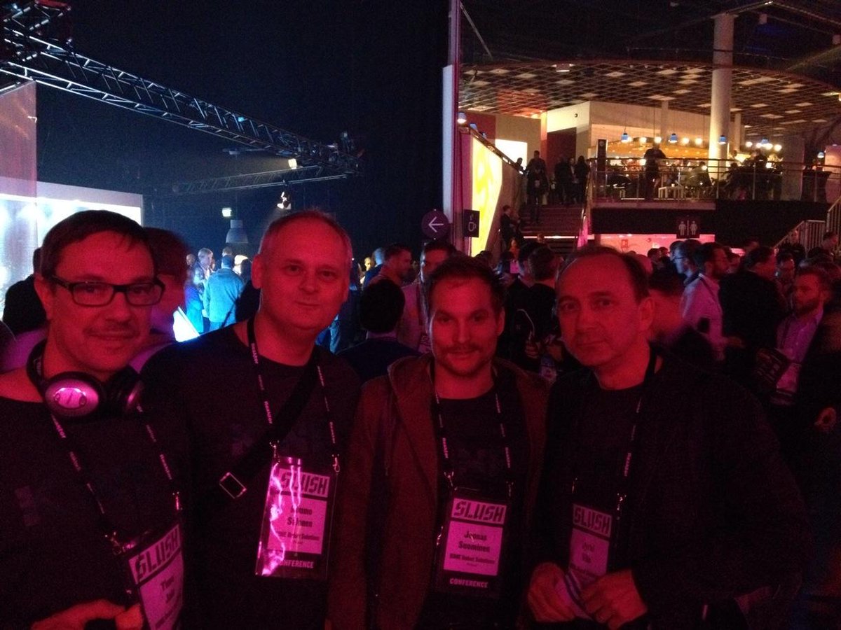 KineHQ's tweet image. #boxbot #team #slush14