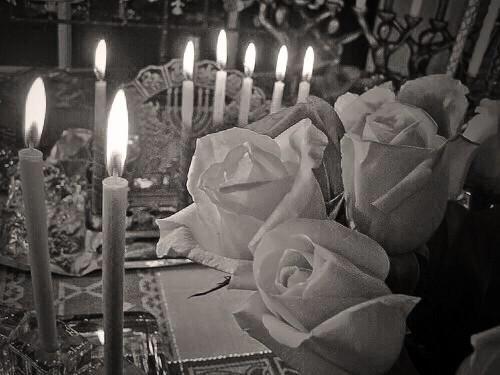 وٓ آحنُّ لحضنك ، وٓ آحنّ  لقربك ، وٓآشتآق لك ، وٓ آفتقــدُ همسك ، وآتوقُ لـِصوتك
وآهوىٰ وصــٰآلك وٓآمقت بـُعدك #إحساس