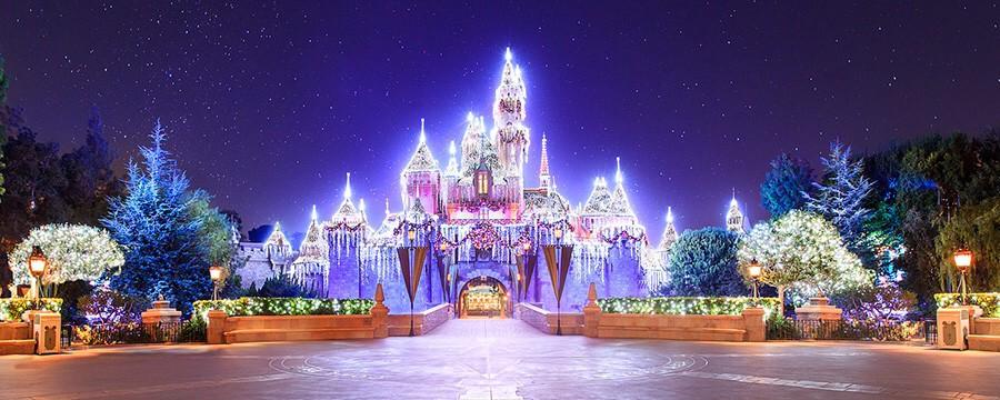 HANKFMSeattle's tweet photo. The holidays sparkle @Disneyland & you can be there! Win at 7am, 11am & 4pm #LiveOnSTAR http://t.co/OBP8DGtTZw