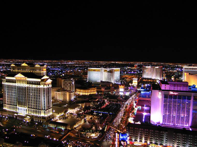 ToppersDeFilm's tweet photo. City lights in Vegas: de locatie van onze eerste speelfilm! http://t.co/vUXNfs66EQ