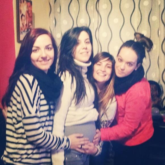 yasminaC15's tweet photo. Va a tener unas titas muy buenas #AINHOA ♡👶😍💕 @nuriaay123 @jjoanitaa9  @tlpichu http://t.co/t7wqN6112C