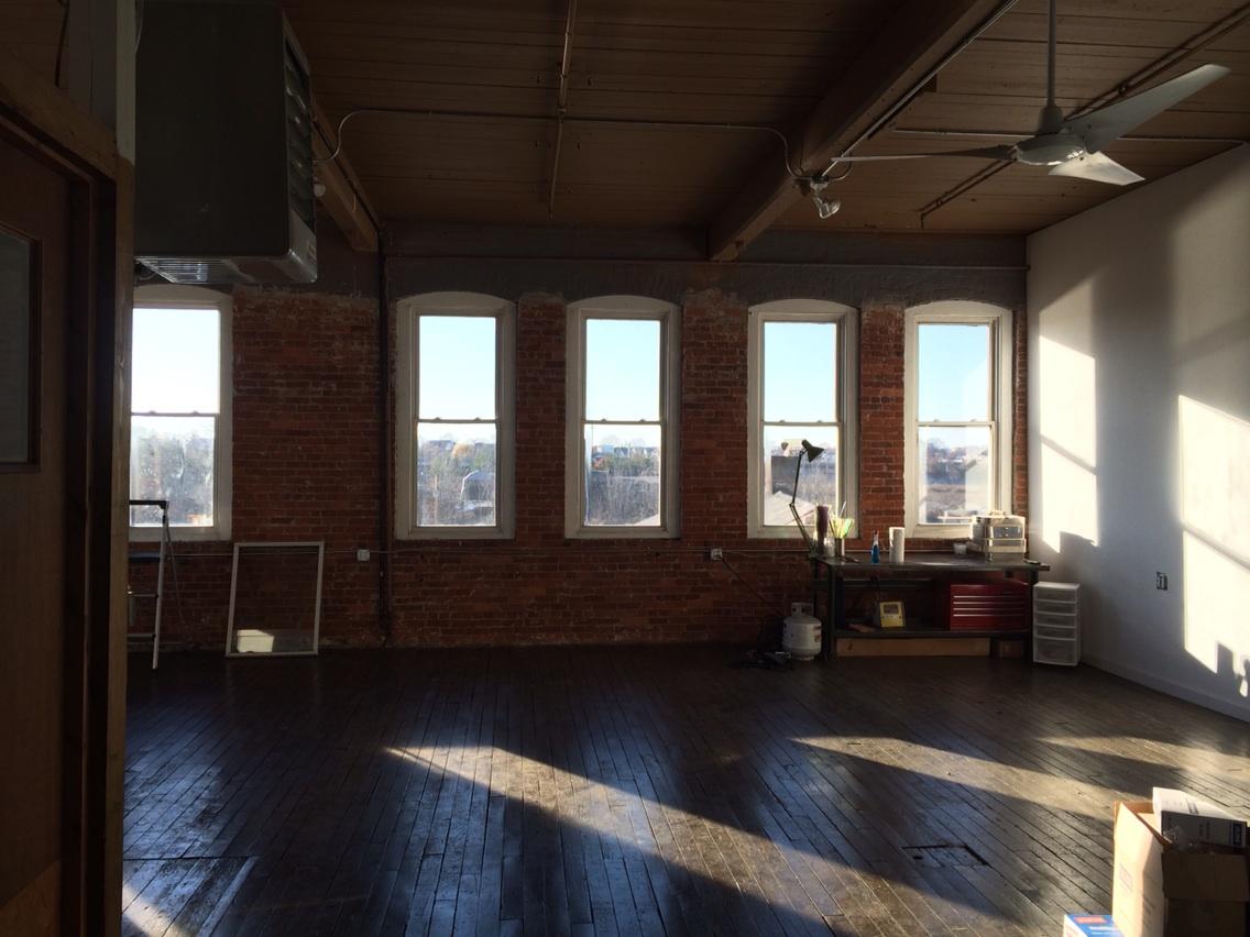 MVM_Designs's tweet image. Our new studio at 305Knowlton! #PreMove #HateMoving #LoveNewSpace