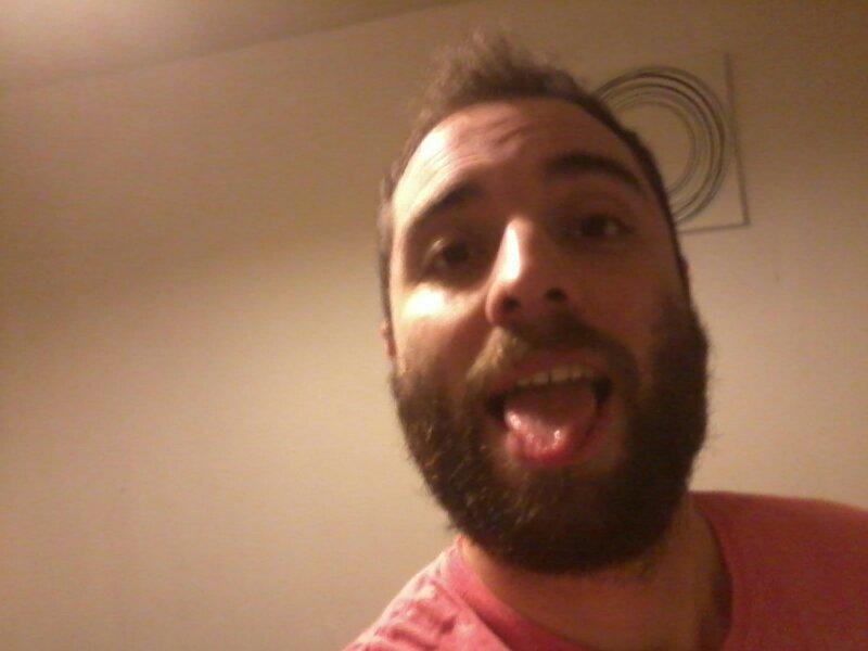 erasmoVLC's tweet photo. Fuera de control, como mi barba http://t.co/HSd89wOUqZ