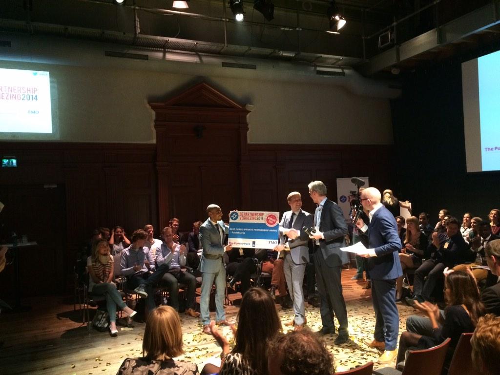 departnership's tweet photo. De winnaar van de Public-Private-Partnership Award is 'Sugar: Make it Work'! Well done! #dpv14 http://t.co/uZpDi72Gfj