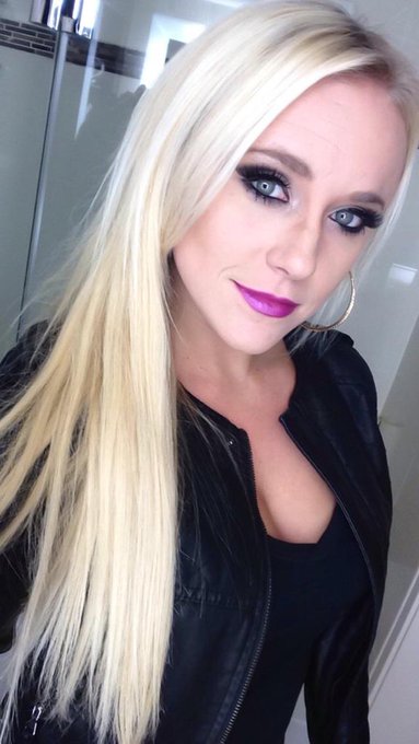 Just a selfie for today's #TuesdayTease #happytuesday @PlayboyTVLA @PlayboyMX @Playboy @Playboy_NL @Ukcovergirl<a href="/tag/tuesdaytease"class="tags">#TuesdayTease</a><a href="/tag/happytuesday"class="tags">#happytuesday</a>
