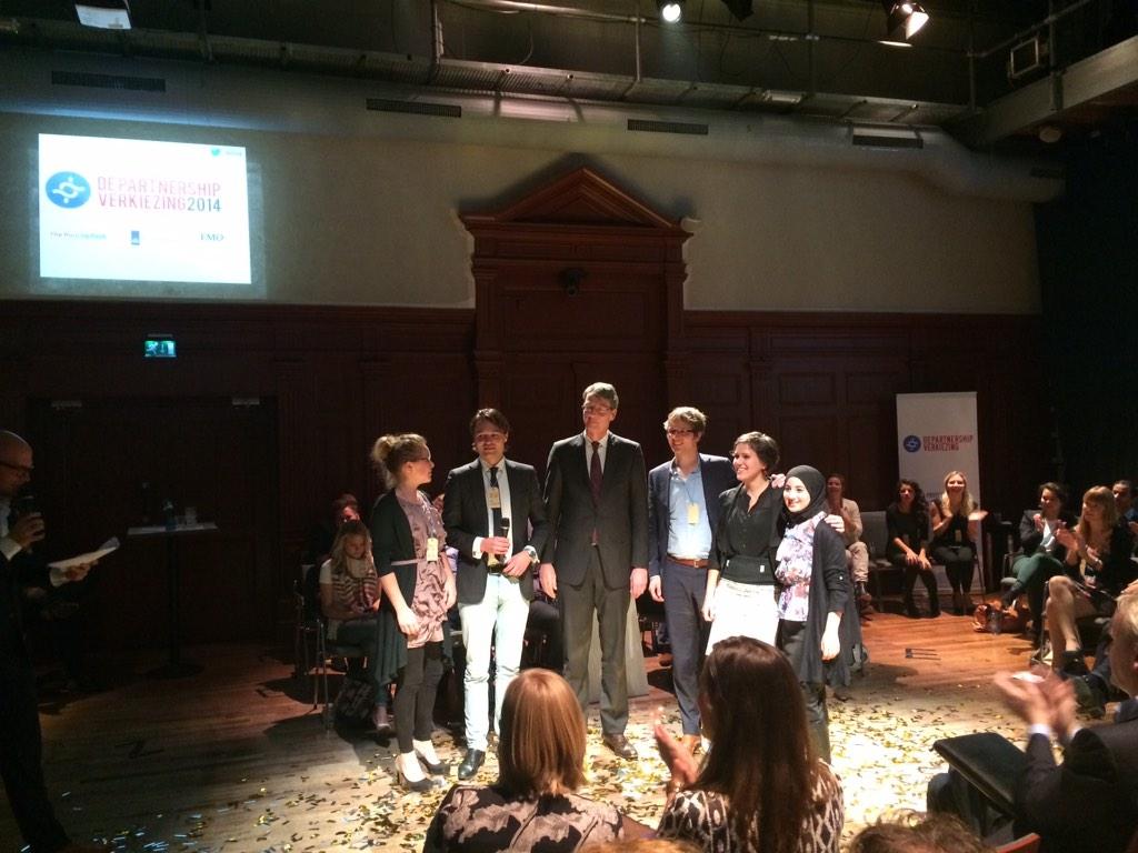 departnership's tweet photo. En de aanmoedigingsprijs gaat naar Van Gansewinkel, @Min_IenM & partners! Gefeliciteerd! #DPV14 http://t.co/wdyVye0nT3