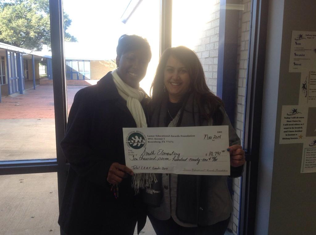 smithelem66's tweet photo. Superstar thank you to @LEAFGrants. Enabling our teachers to help our students reach their full potential. #smithlc http://t.co/HPxguQfywA