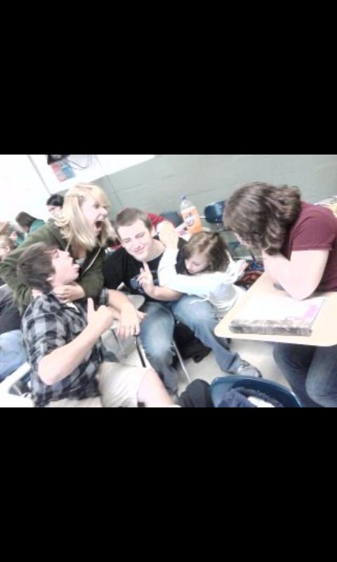 mommaemzz's tweet photo. @SirPrimeaux @tannerhenley @abbzmayer @annaclaire_yeah @Free_Man79 I like this picture better! Ahahah http://t.co/bQzvYVaH66