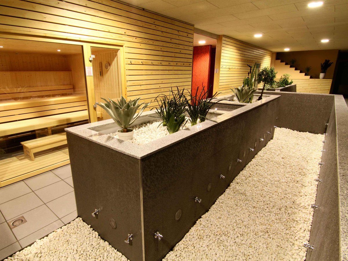 TimeandBonus's tweet image. ¡Olvídate de la rutina! Envoltura con bañera térmica, masaje anti estrés y circuito Spa. goo.gl/2QL8MA