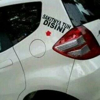 JodyMalmsteex's tweet photo. walaupun cuma naek 2 rbu,tp sakitnya tuh disini hahaha http://t.co/oaTXU6BldO