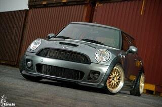 pig3on's tweet photo. if curbs weren't my archenemy, beth would NEED gold rims. #minidreams #goldie http://t.co/abm0zuK7Yq