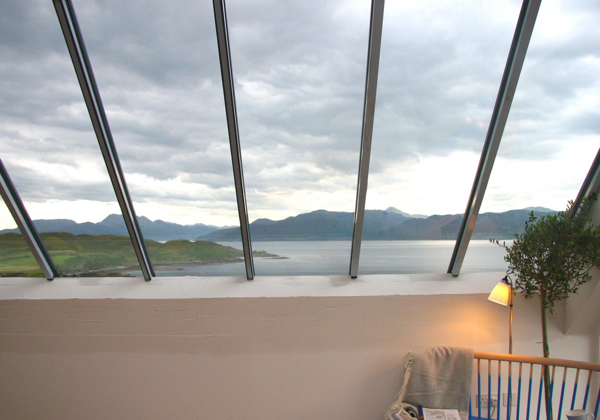 Stay_House's tweet photo. @roundhouse_dsgn Beautiful - and come and stay http://t.co/a26xDNnd2L http://t.co/iMnRspb4fi
