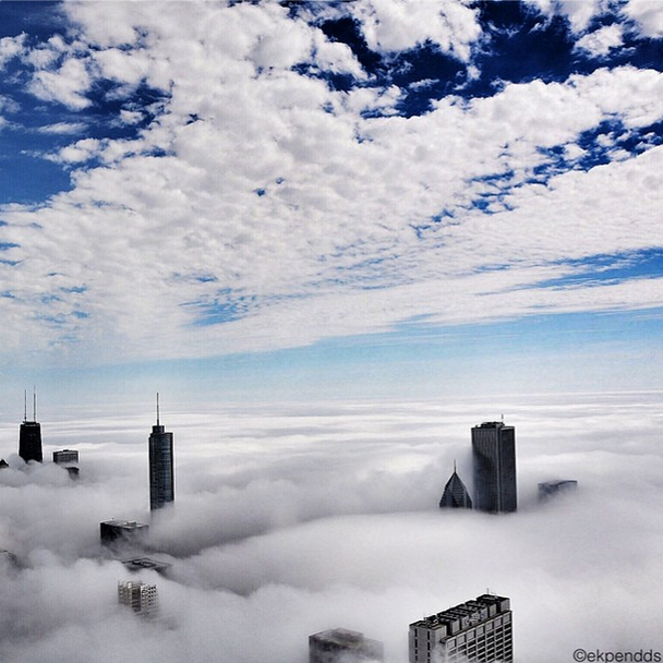ChicagoAgentMag's tweet photo. Wow! RT @sofitelchicago: #FunFact: This is what Chicago looks like 103 stories up. 
(Photo Via: @SkydeckChicago) http://t.co/pKsn2QC7iG