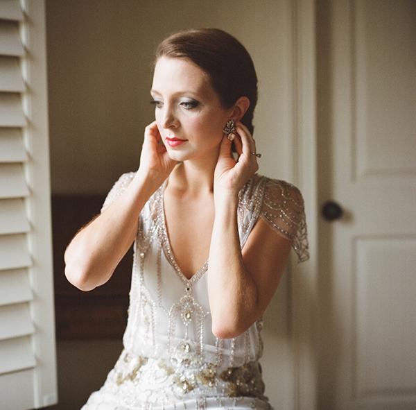 Get into the winter spirit with this gorgeous #BirminghamWedding! snippetandink.com/winter-wedding… CC <a href="/abryanphoto/">abryanphoto</a> <a href="/marieeami/">Mariee Ami</a>