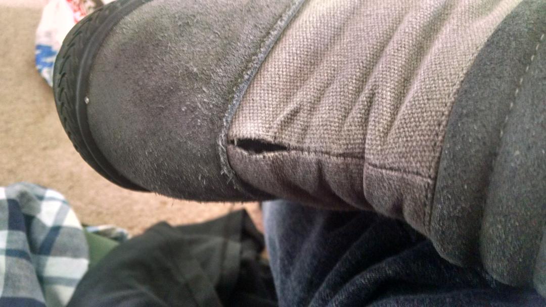 liam_sporrer's tweet image. What the hell @LEVIS I bought these 2 months ago for the winter. They're already falling apart. #expectedmore