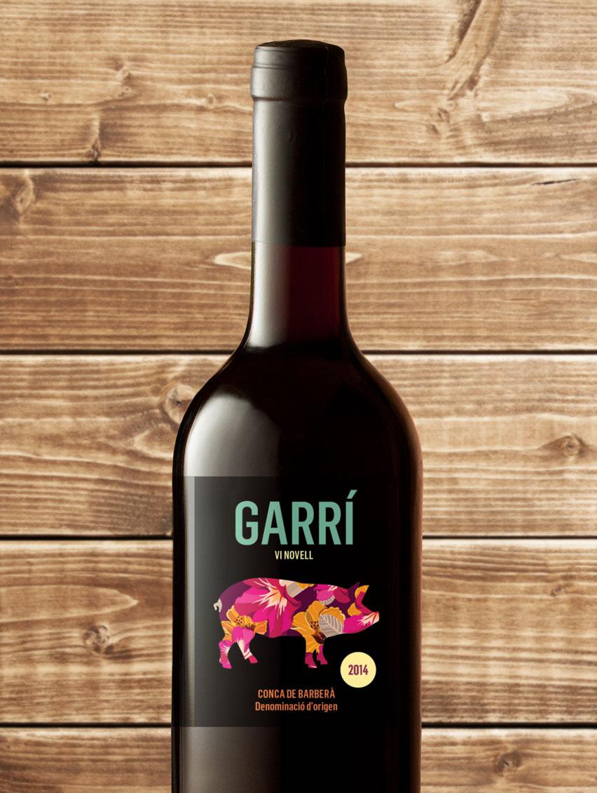 thinkbcn's tweet photo. Nova actualització a la web! Etiqueta per Garrí, vi novell http://t.co/n9h36O4qVU #wine #bottle #packaging #design http://t.co/dEvCgOFdrq