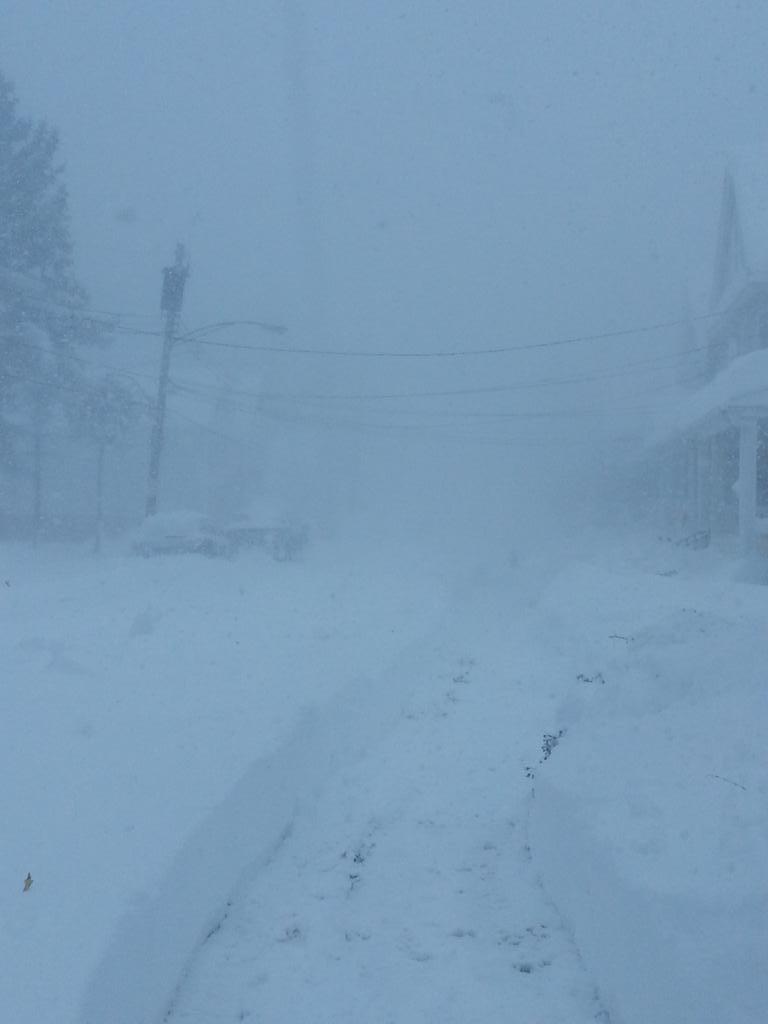 NancyKelchlin's tweet photo. @WGRZ @wgrzMichael #WGRZsnow South Buffalo sucks right now! Bailey/Seneca neighborhood... http://t.co/wnNFZ38Vua