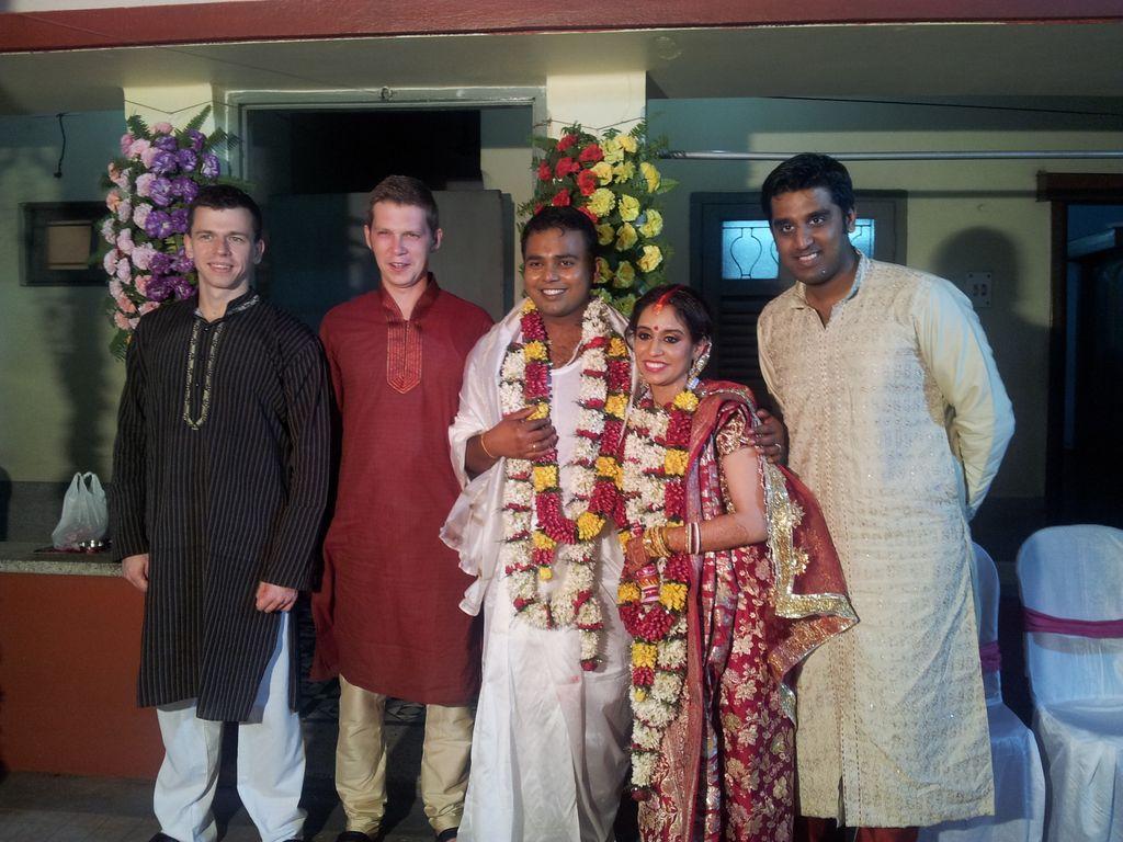 akms17's tweet photo. group pic :-D with newly wed @jairamc /cc @prasaadk @sunuAJ @clueless_rosh #jcwedding http://t.co/CXtI8JG4ni