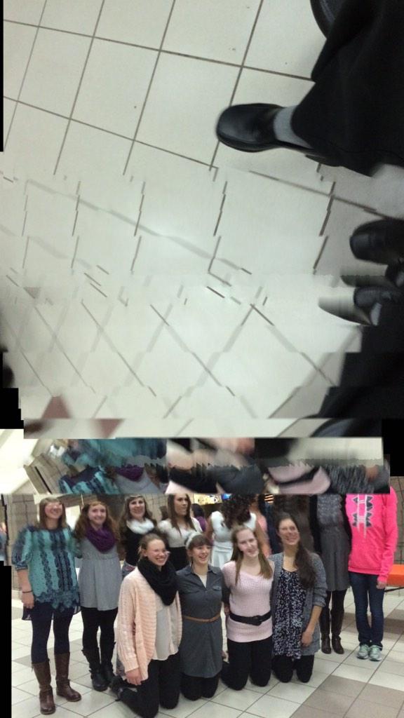 daynajean2015's tweet photo. And this is what happens when my mom tries to take a picture of our team πππ #TechnologyIdiot http://t.co/eoS7cawwcq