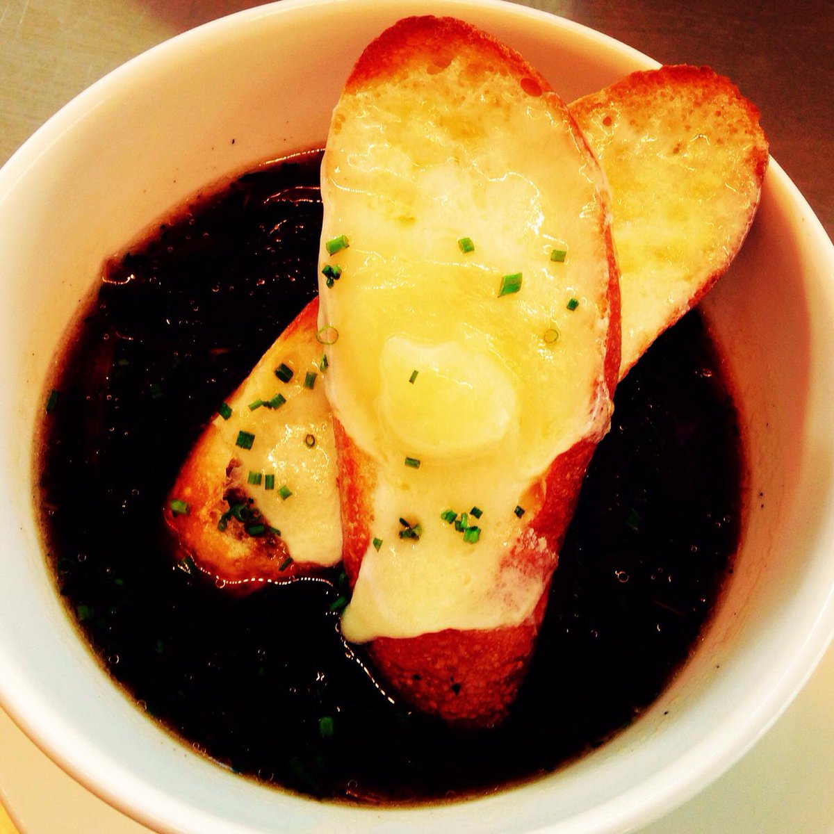 AmericanTableC's tweet photo. Our #Soup of the Day is French Onion with Cheese Baguette &amp; Chives #marcuscooks #cold #lincolncenter #f52grams http://t.co/EBTSKLxY1N