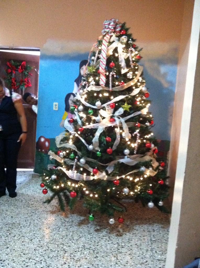 VisionTrustRD's tweet photo. ROI un equipo de tecnologos norteamericanos dispuestos a ayudar. http://t.co/OiRxcNL67T